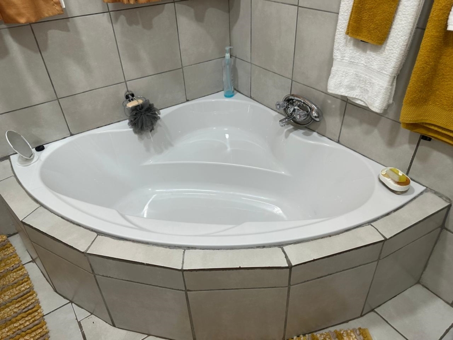 4 Bedroom Property for Sale in Protea Park North West